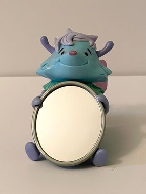 2004 Barbie Fairytopia Bibble Figure Holding Mirror Elina Pet Mattel